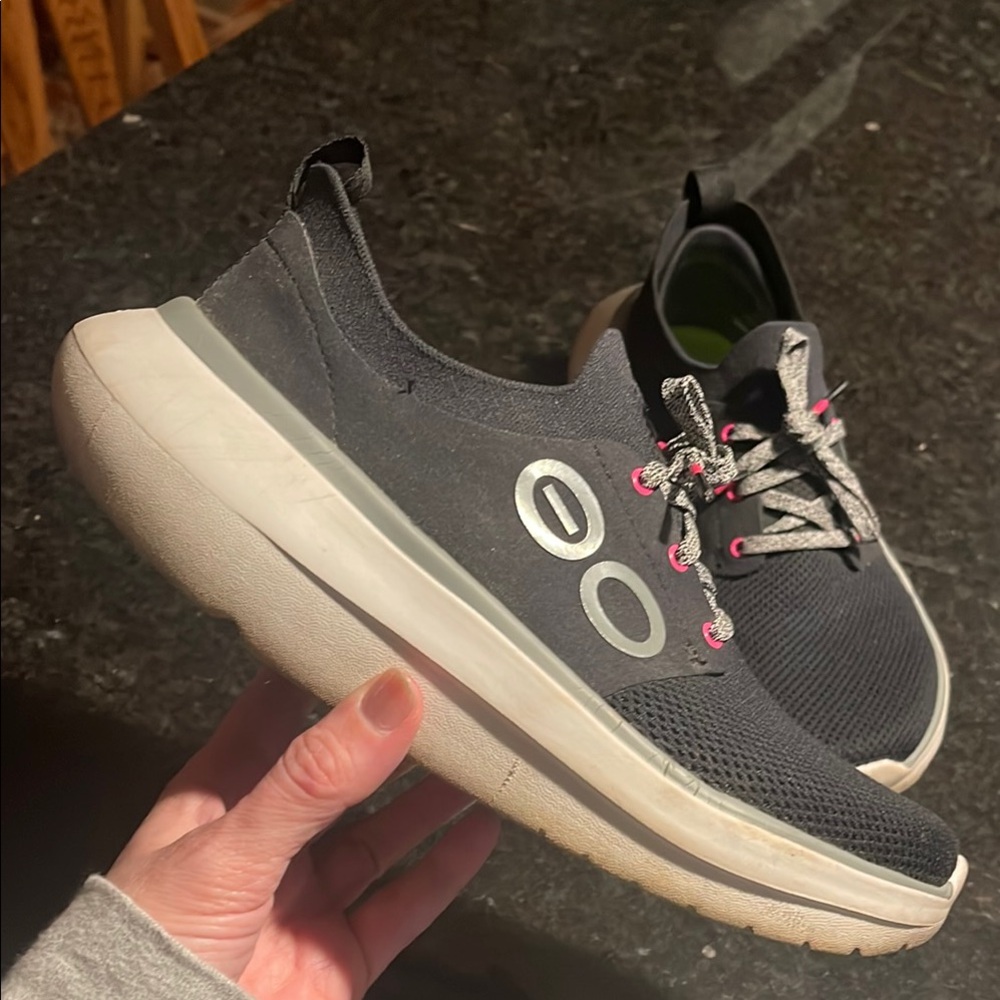 OOFOS OOmy Stride Women’s Size 8